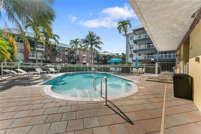 Building Photo - 2426 SE 17th St