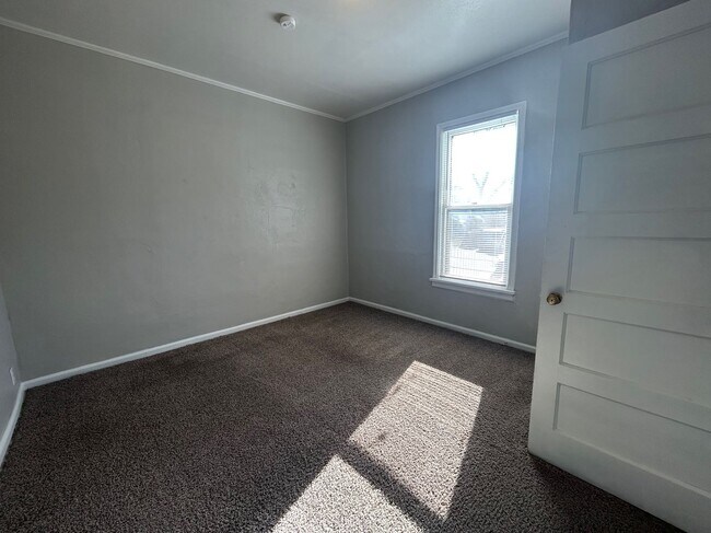 Building Photo - 354 S. Grant-1