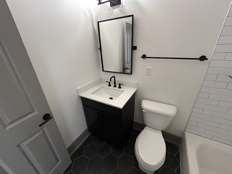 Building Photo - 1725 Elm St