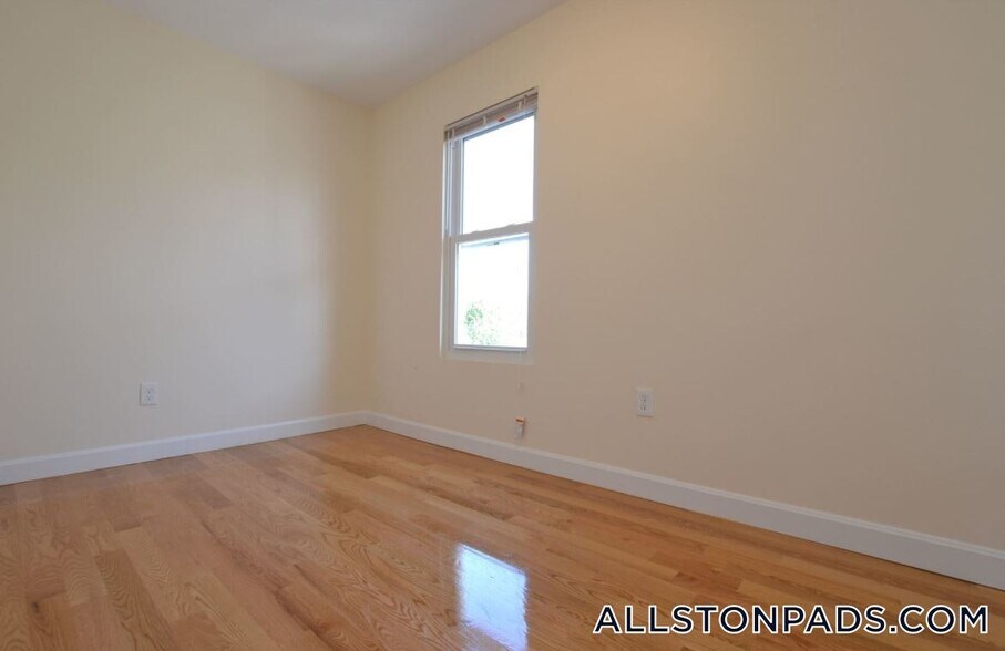 Building Photo - 21-23 Weitz St.