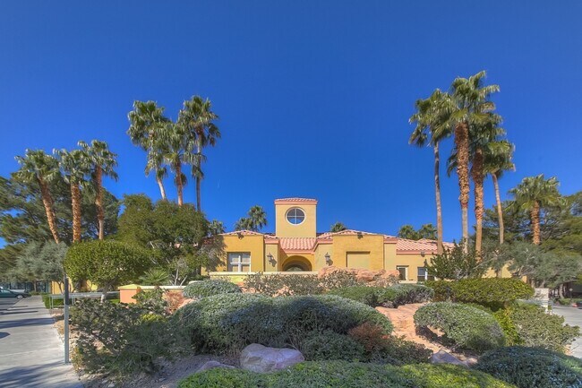 Building Photo - Meridian  Fully FURNISHED Condo with Strip & High Roller View. Includes Gas, Electric and Internet