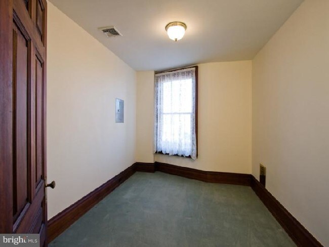 Building Photo - 2201 Green St