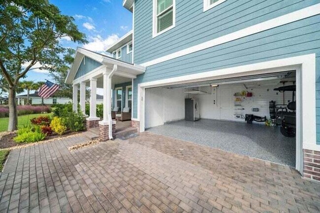 Building Photo - 898 Sweetgrass St