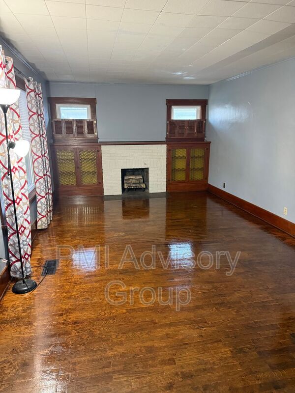 Building Photo - 1228 SW Woodward Ave