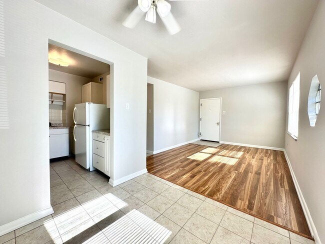Building Photo - 7012 Jamieson Ave