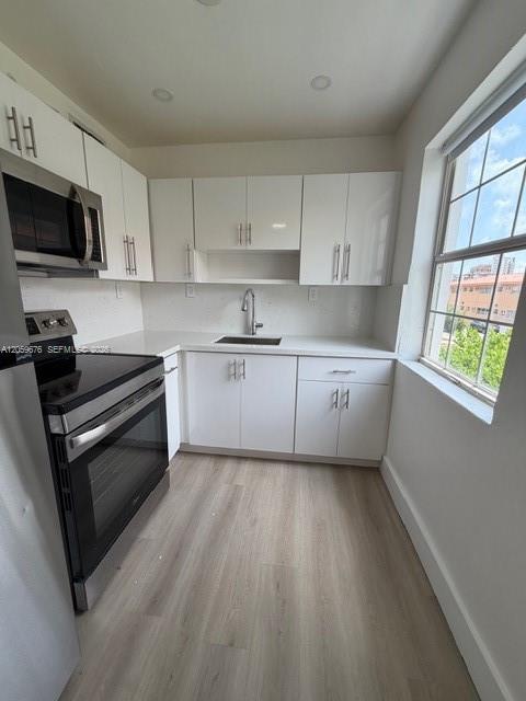 Building Photo - 15 Sidonia Ave
