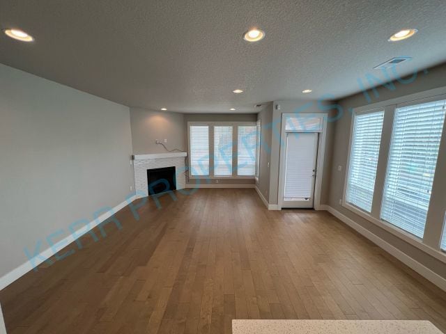 Building Photo - Spacious 3-Bed, 2.5-Bath Gem in Vibrant SE...