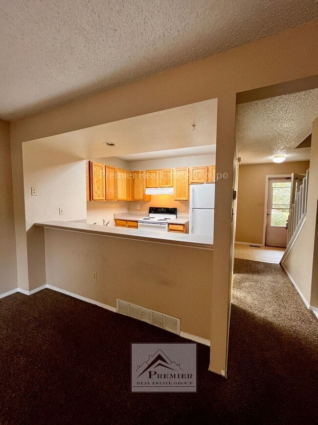 Building Photo - 4320 Hunting Meadows Cir
