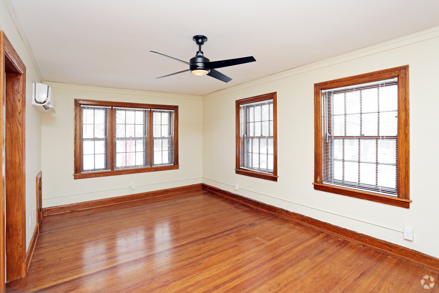 Living Room - Bryn Mawr Apartments