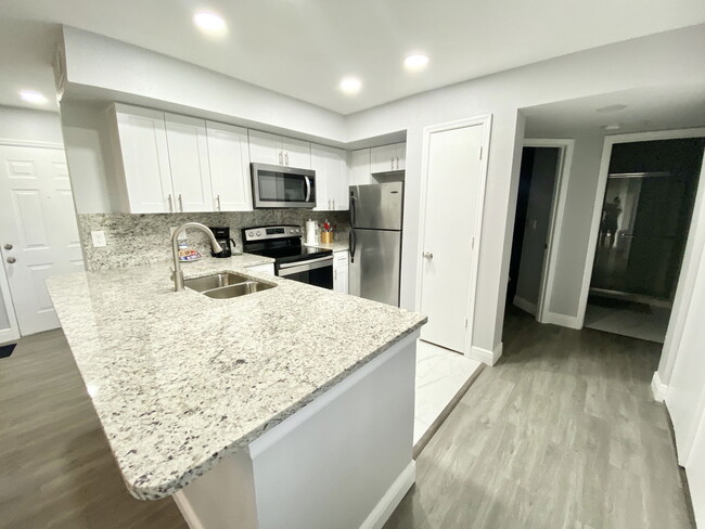 Building Photo - 7330 Westpointe Blvd