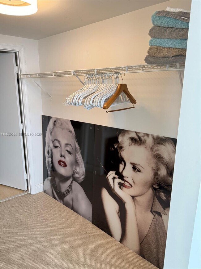 Building Photo - 1750 N Bayshore Dr