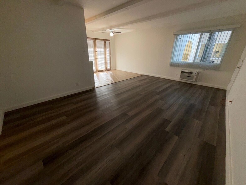 Building Photo - 21809 Lanark St