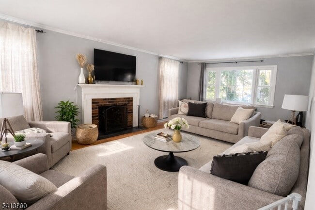 Building Photo - 7 Seminole Way