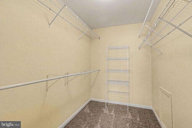 Building Photo - 645 Springhouse Ln