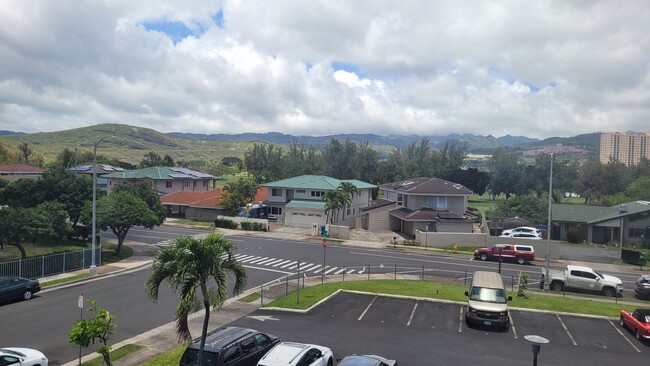 Building Photo - Nice 2bd, 1bath, 1pkg 700sqft unit . $2400