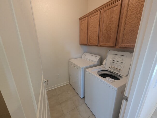 Building Photo - 104 Azeo Ct