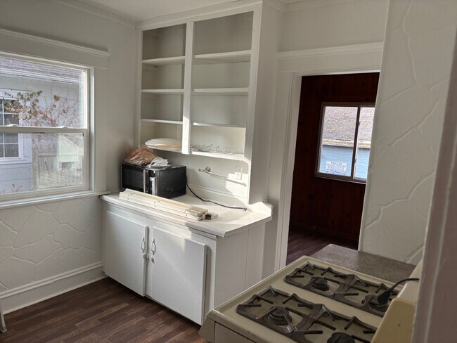 Building Photo - 1310 S Jackson St