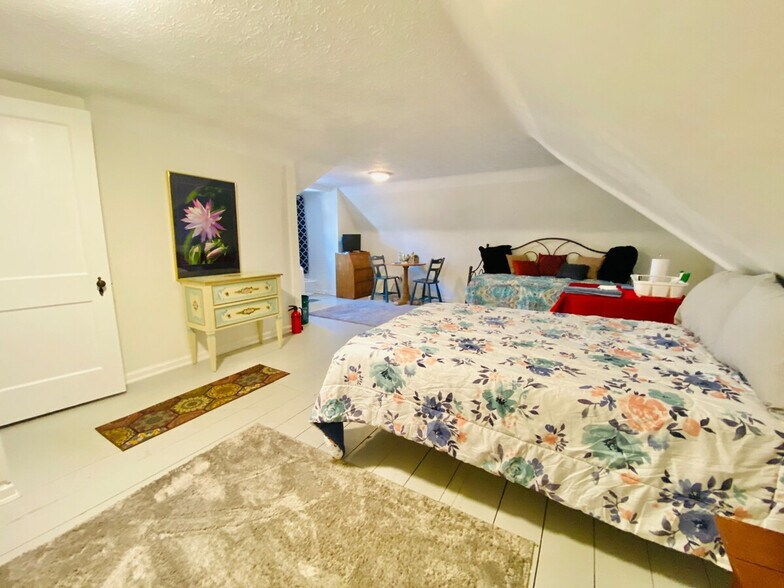 Building Photo - 3574 Lynnfield Rd