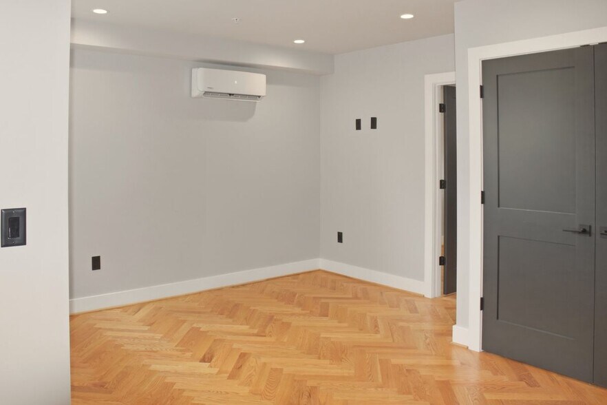 Building Photo - 1643 New Jersey Ave NW