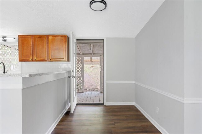 Building Photo - 119 McBee St