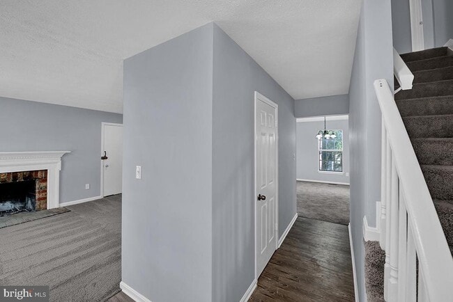 Building Photo - 801 High Plain Dr
