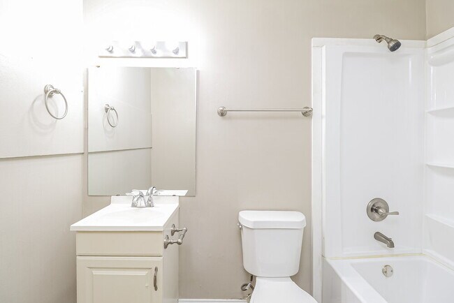 Building Photo - 3515 Archer Ave