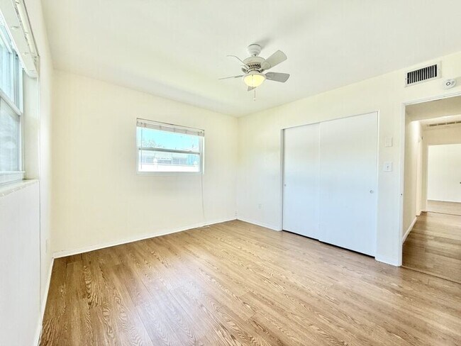 Building Photo - 14218 Sharon Dr