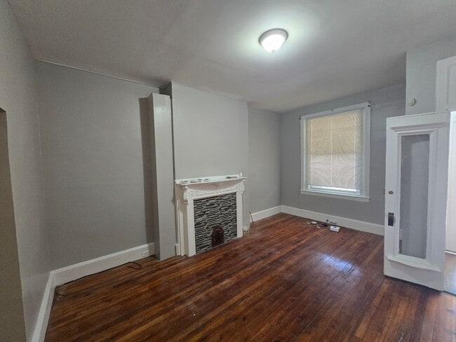 Building Photo - 2435 N 25th St