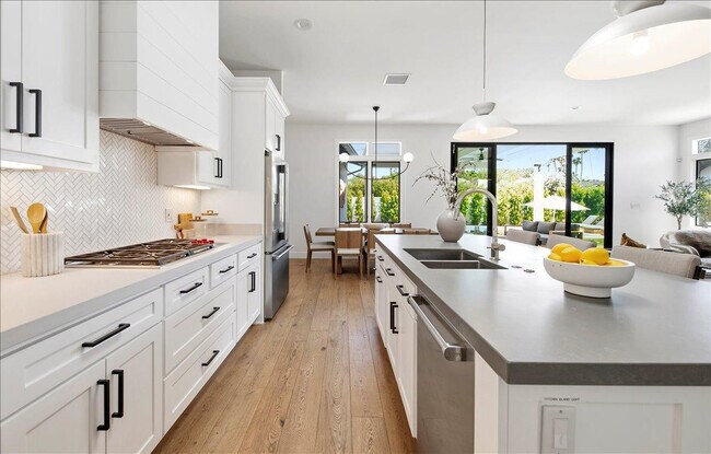 Building Photo - 3631 N 54th Ct