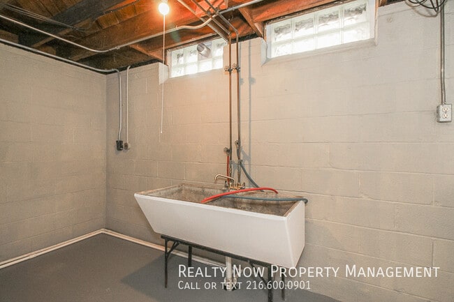 Building Photo - 11912 Derby Rd