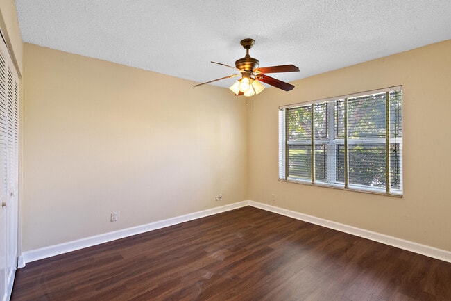 Building Photo - 6051 NW 60th Ave