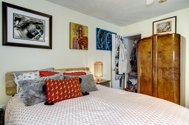 Building Photo - 1501 27th St SE