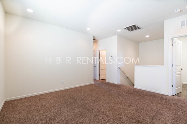 Building Photo - Spacious 4-Bedroom with Granite Finishes in Tracy – Your Dream Home Awaits!