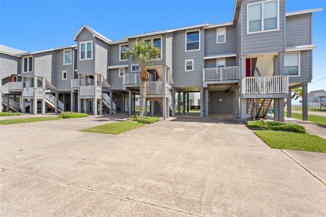 Building Photo - 17627 Termini-San Luis Pass Rd