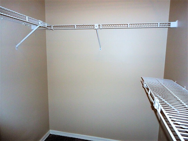 Building Photo - 1427 Kinsmere Dr