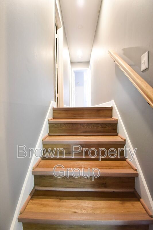 Building Photo - 1733 Swann St