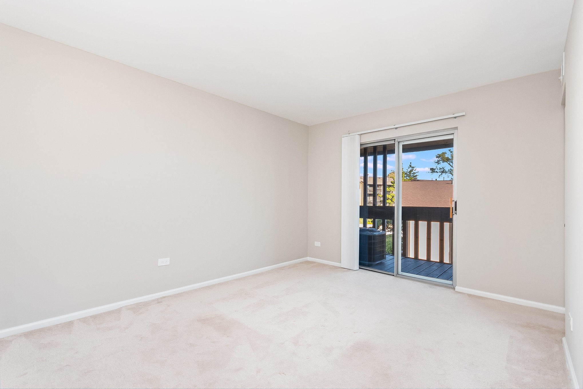 Building Photo - 6165 Knoll Wood Rd
