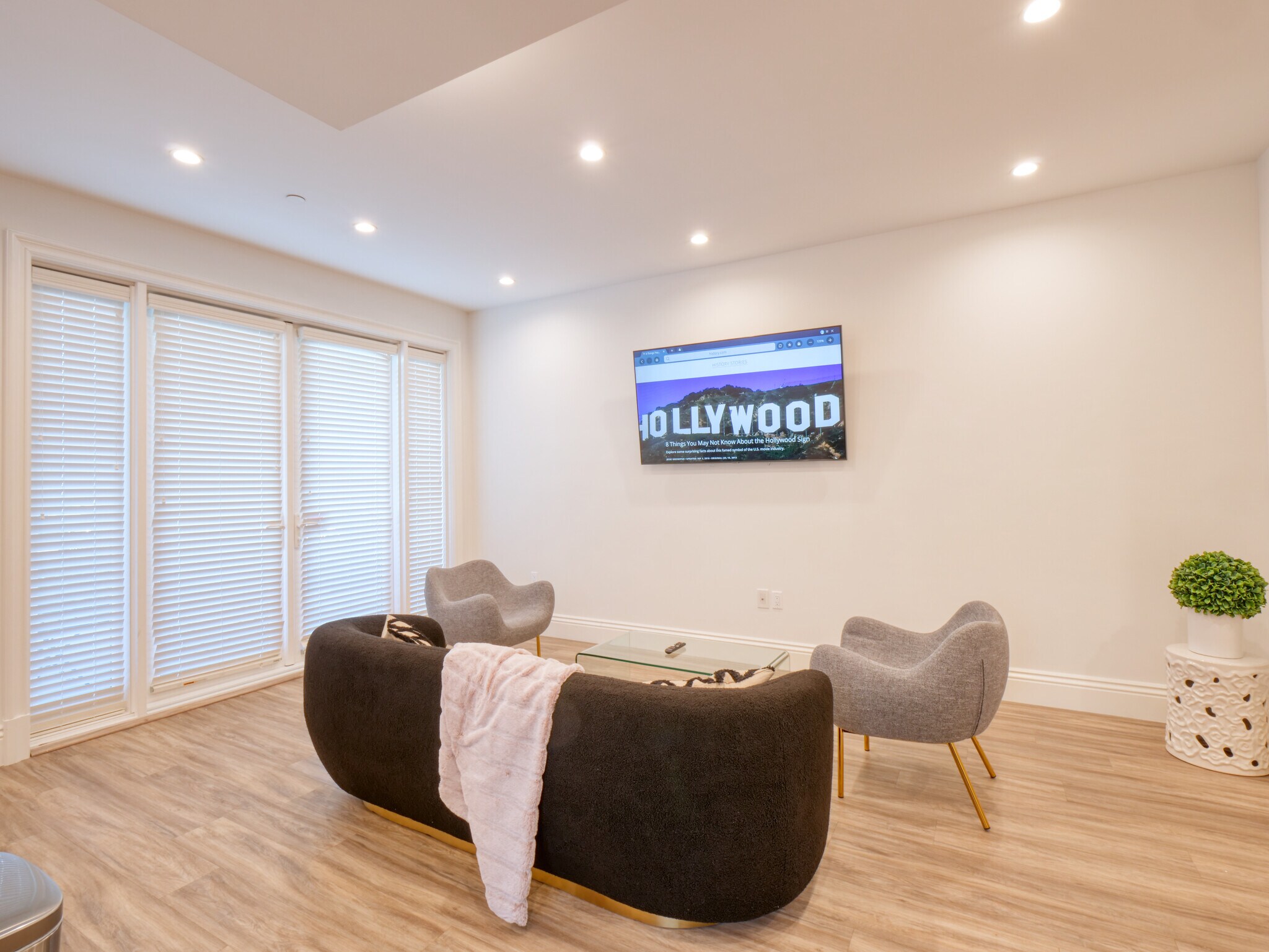 Building Photo - 911 S Shenandoah St