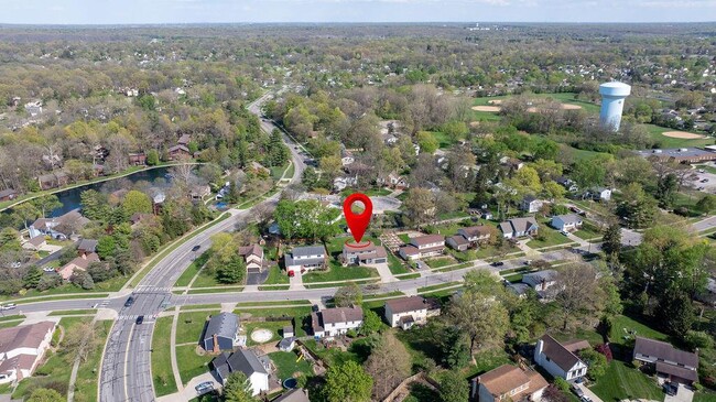 Building Photo - 554 Pointview Dr