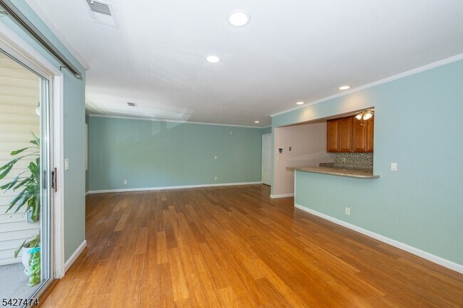 Building Photo - 50 W Lindsley Rd