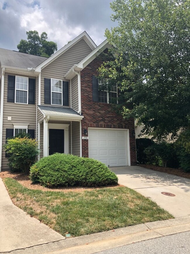 Building Photo - Available for immediate move in - Gorgeous...