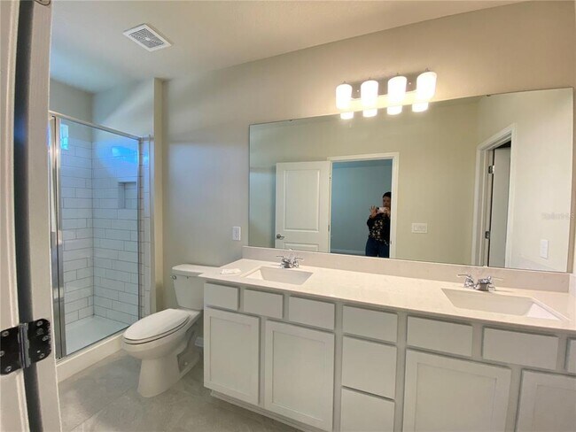 Building Photo - 2110 Charming Ave