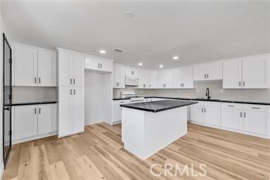 Building Photo - 22960 Cove View St