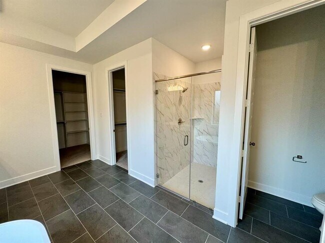 Building Photo - 31019 Sun Vly Dr