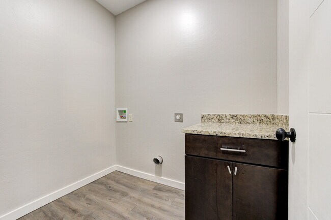 Building Photo - 600 NW 175th St