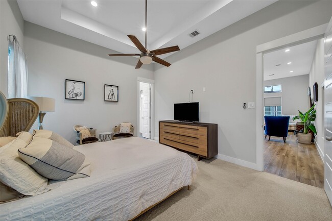 Building Photo - 814 Thornton Rd