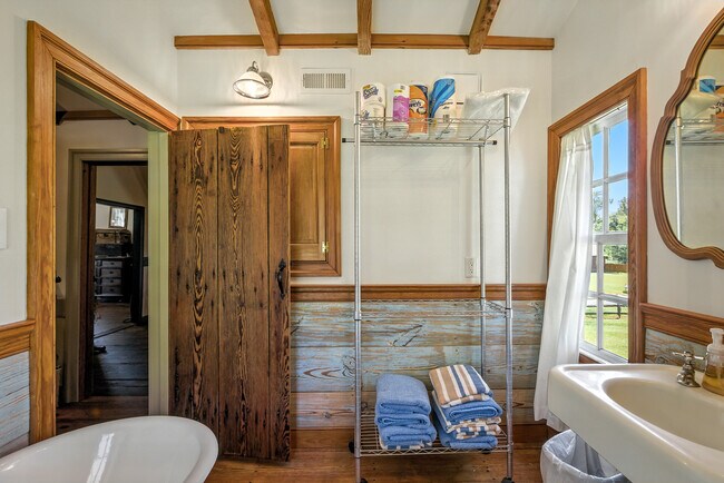 Building Photo - 11826 Colonial Trail W