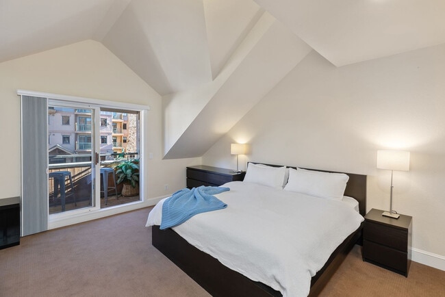 Building Photo - 113 Lost Creek Ln