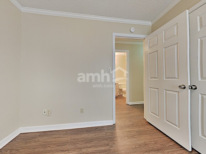 Building Photo - 2240 Angel Crest Cir