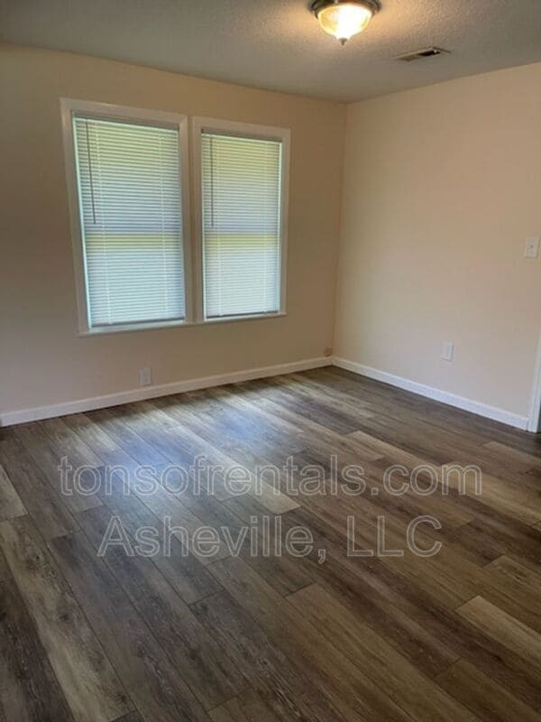 Building Photo - 360 N Jones Creek Rd